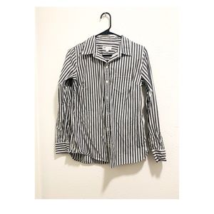 GAP Fitted Boyfriend Shirt